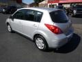 Brilliant Silver - Versa 1.8 S Hatchback Photo No. 6