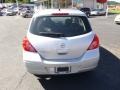 Brilliant Silver - Versa 1.8 S Hatchback Photo No. 7