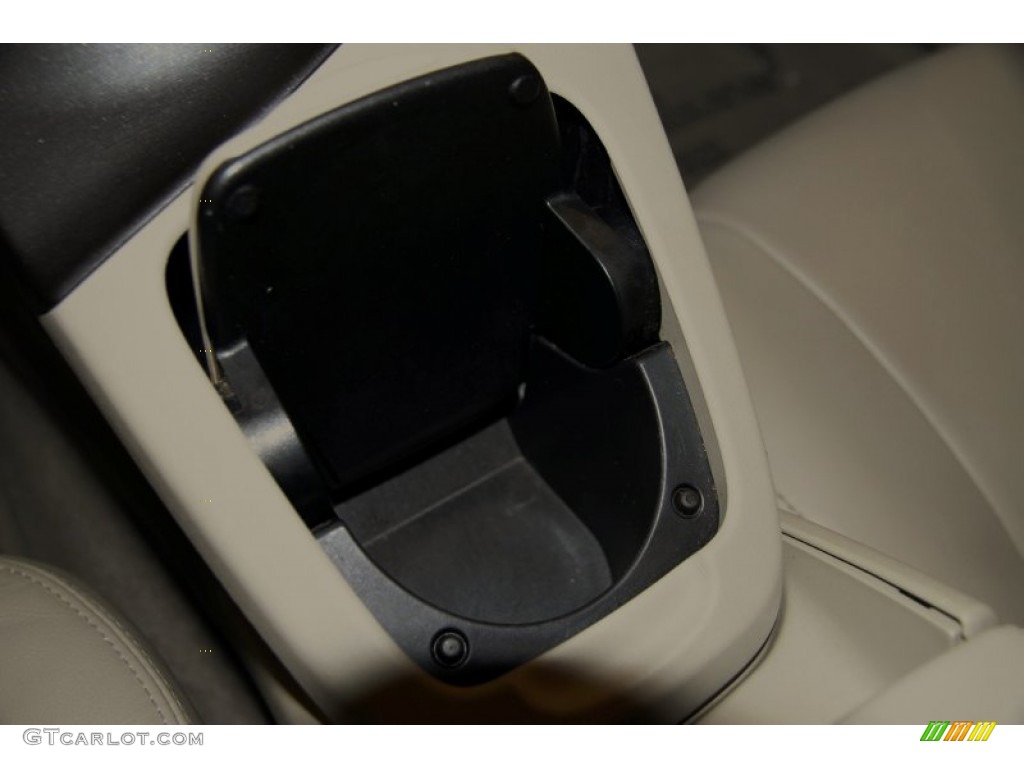 2010 Prius Hybrid IV - Blizzard White Pearl / Bisque photo #32