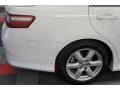 Super White - Camry SE Photo No. 48