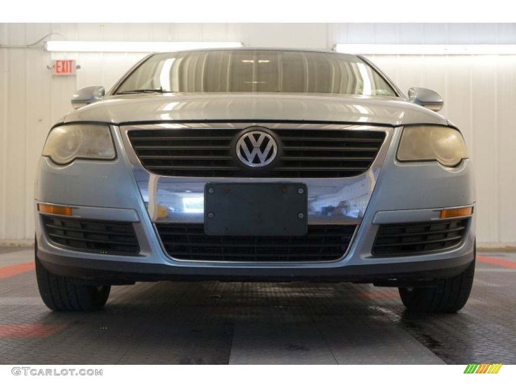 2006 Passat 2.0T Sedan - Arctic Blue Silver / Classic Grey photo #3