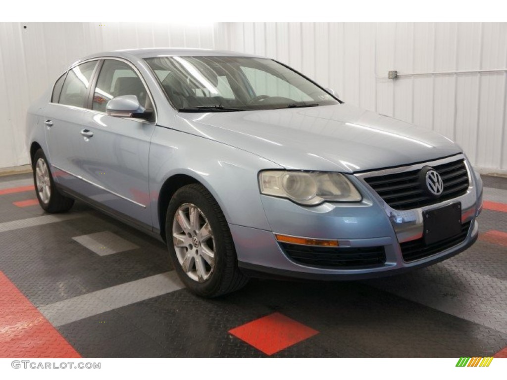 2006 Passat 2.0T Sedan - Arctic Blue Silver / Classic Grey photo #4