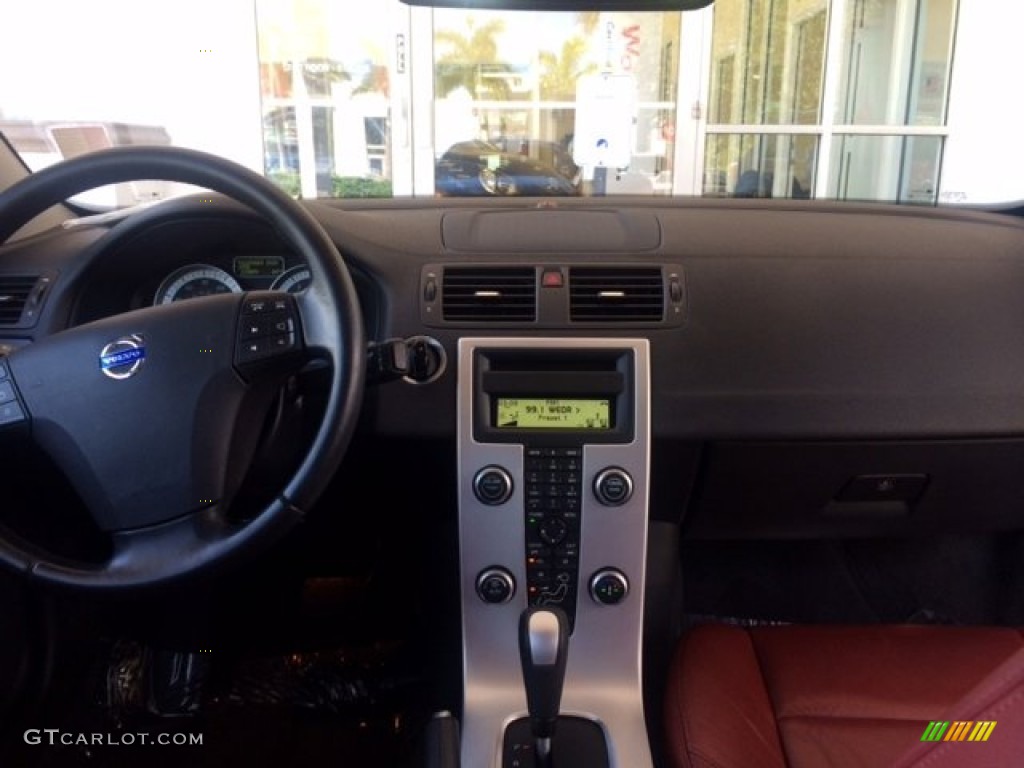 2011 C70 T5 - Black / Cranberry Leather/Off Black photo #12