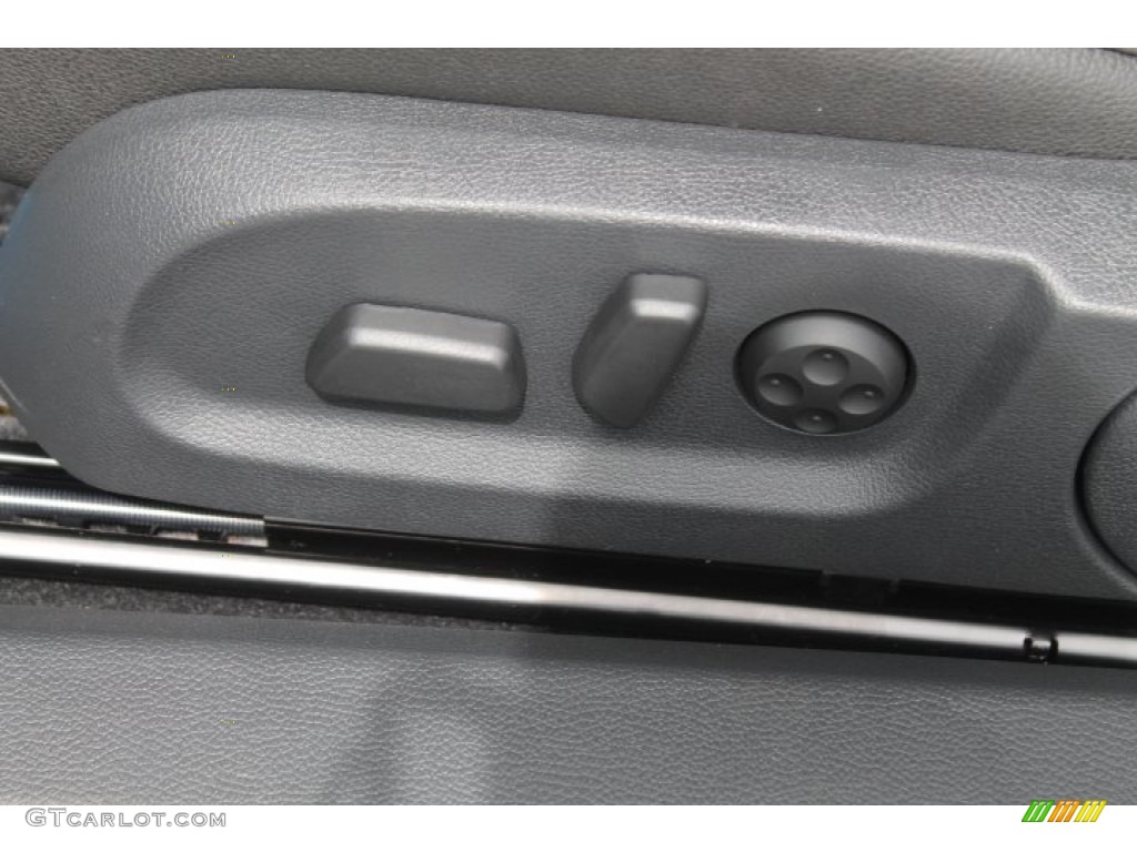 2015 Eos Komfort - Reflex Silver Metallic / Titan Black photo #10