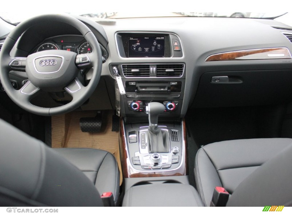 2015 Audi Q5 2.0 TFSI Premium quattro Dashboard Photos