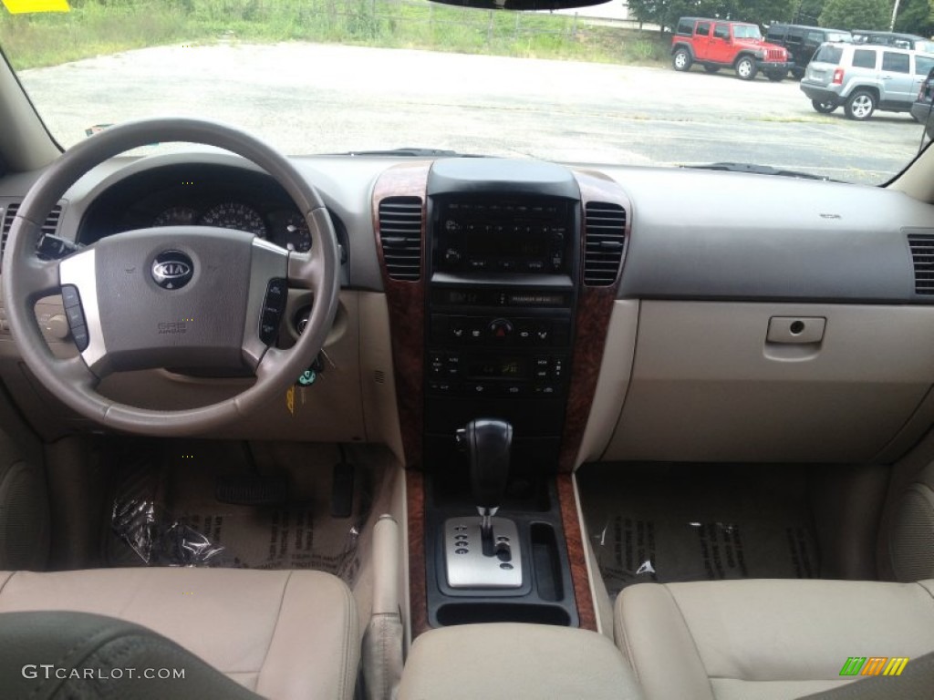 2005 Sorento EX 4WD - Ivy Green Metallic / Beige photo #15