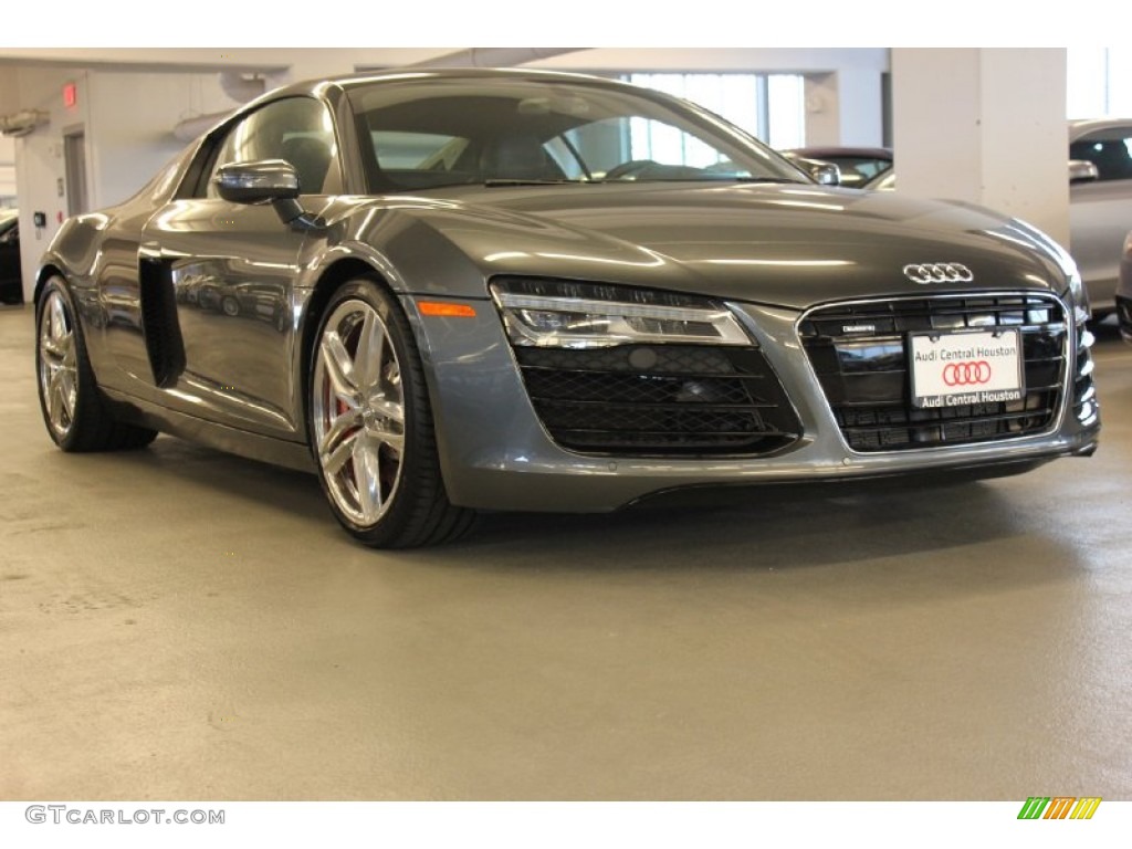 2015 R8 V8 - Daytona Grey Pearl / Black photo #1