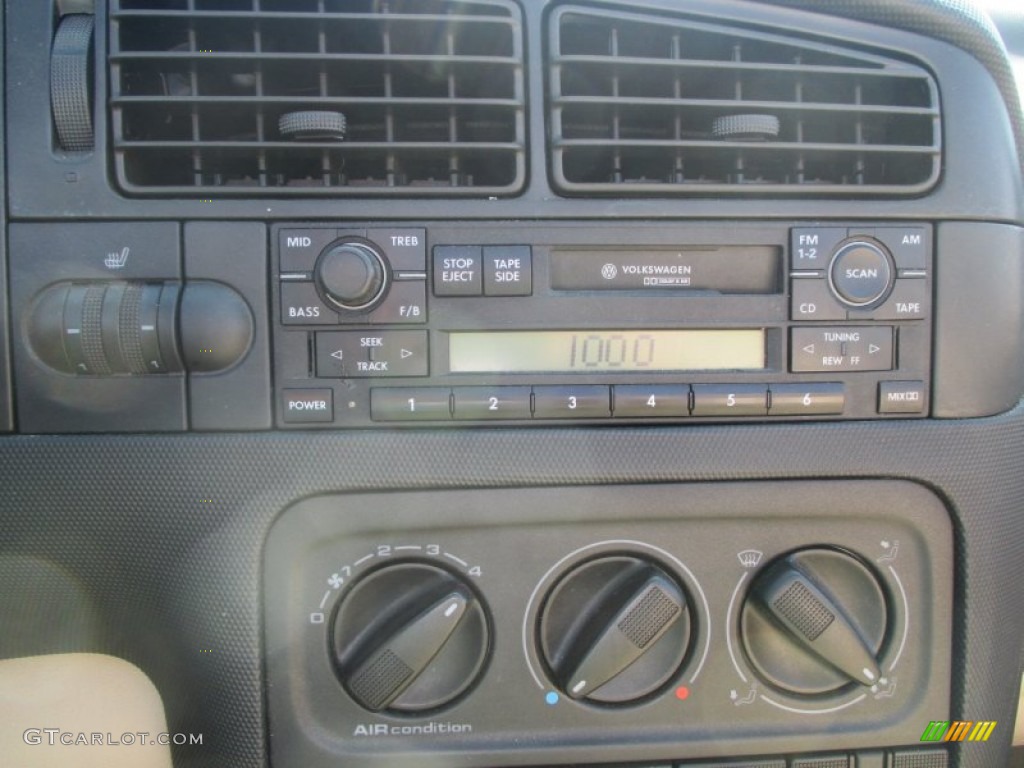2001 Cabrio GLX - Desert Wind Metallic / Beige photo #6