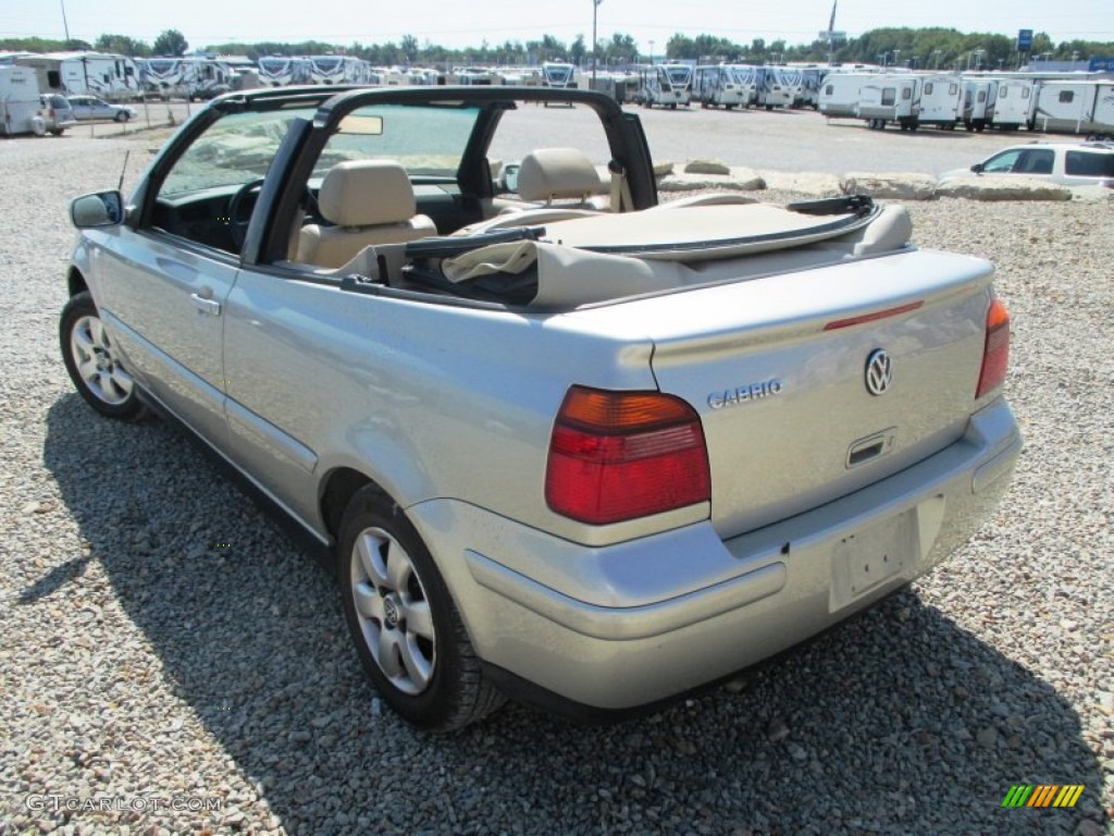 2001 Cabrio GLX - Desert Wind Metallic / Beige photo #18