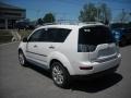 Diamond White Pearl - Outlander SE 4WD Photo No. 8