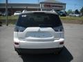 Diamond White Pearl - Outlander SE 4WD Photo No. 9