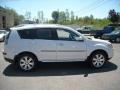 Diamond White Pearl - Outlander SE 4WD Photo No. 11