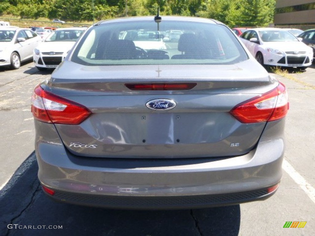 2014 Focus SE Sedan - Sterling Gray / Medium Light Stone photo #3