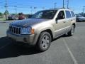 Front 3/4 View of 2005 Grand Cherokee Limited 4x4