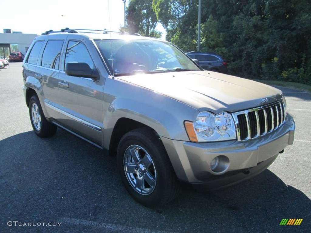 2005 Grand Cherokee Limited 4x4 - Light Khaki Metallic / Dark Khaki/Light Graystone photo #4