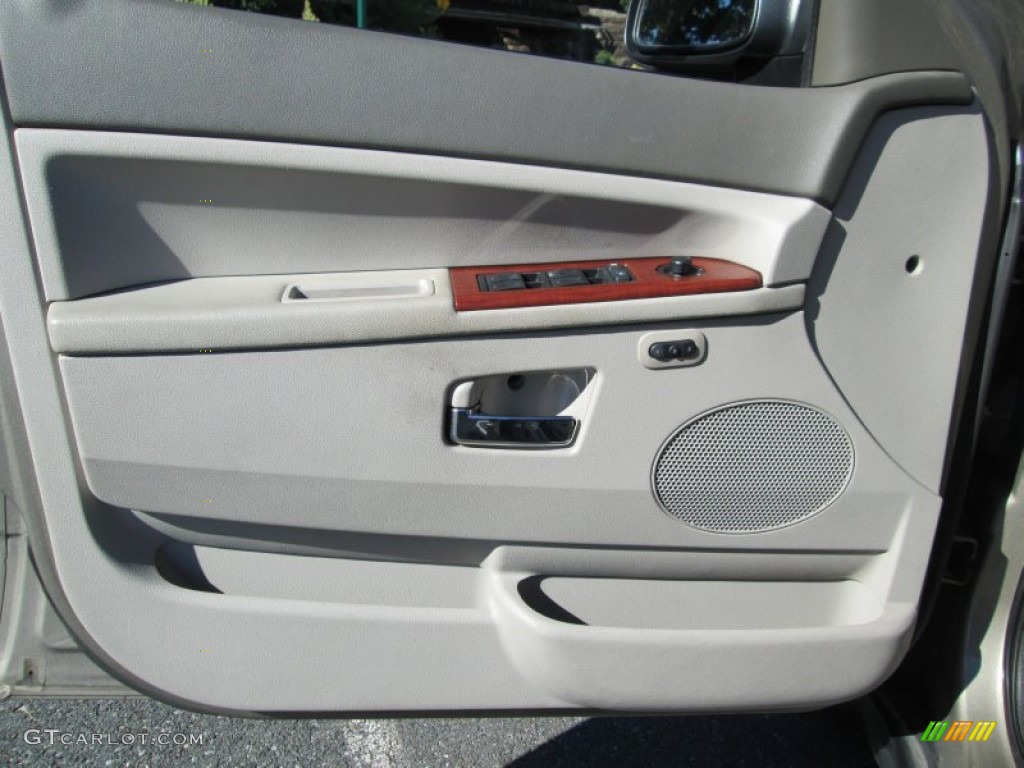 2005 Grand Cherokee Limited 4x4 - Light Khaki Metallic / Dark Khaki/Light Graystone photo #12