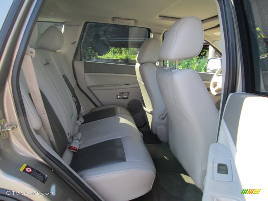2005 Grand Cherokee Limited 4x4 - Light Khaki Metallic / Dark Khaki/Light Graystone photo #18
