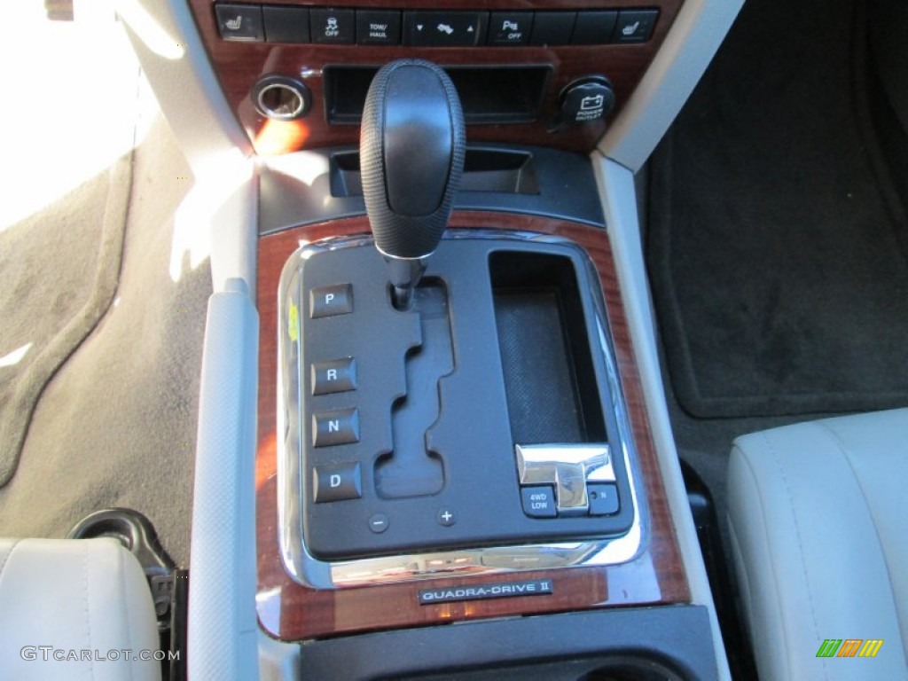 2005 Grand Cherokee Limited 4x4 - Light Khaki Metallic / Dark Khaki/Light Graystone photo #26