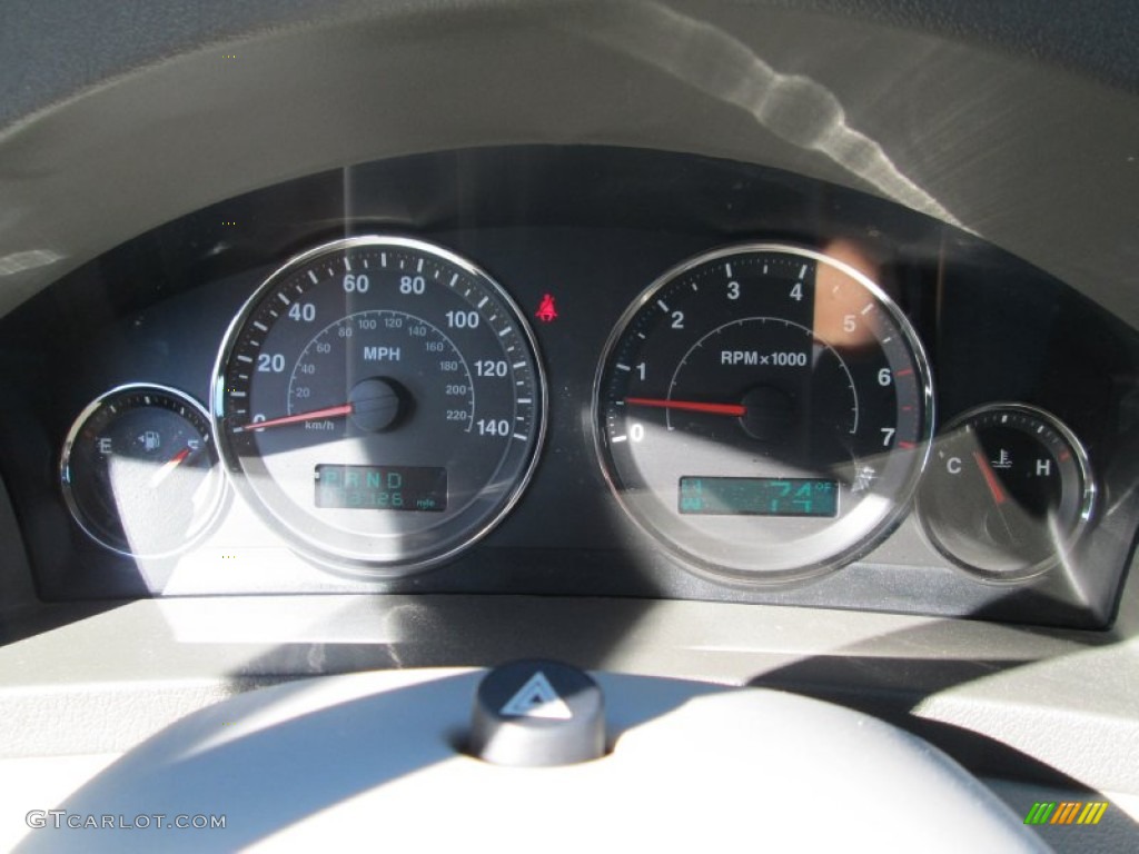 2005 Grand Cherokee Limited 4x4 - Light Khaki Metallic / Dark Khaki/Light Graystone photo #27