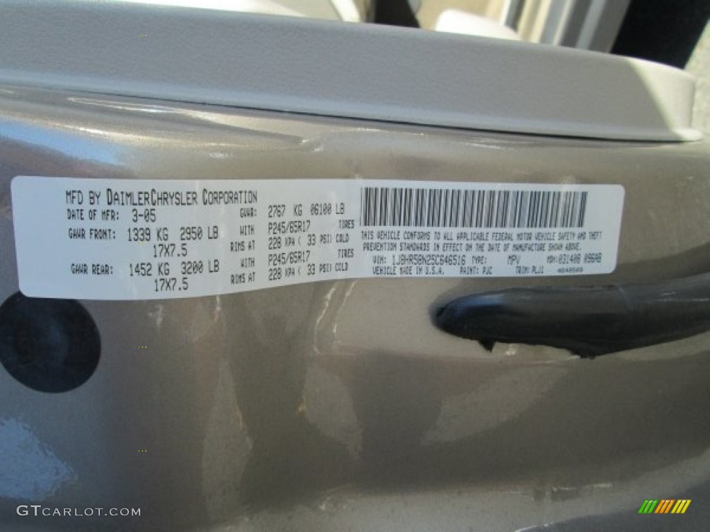 2005 Grand Cherokee Limited 4x4 - Light Khaki Metallic / Dark Khaki/Light Graystone photo #29