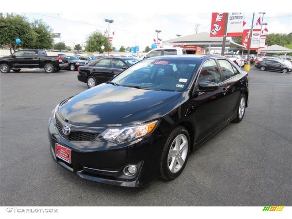 2014 Camry LE - Attitude Black Metallic / Ivory photo #3