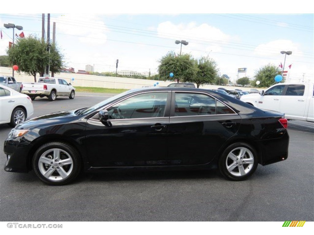 2014 Camry LE - Attitude Black Metallic / Ivory photo #4