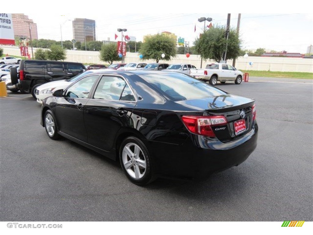 2014 Camry LE - Attitude Black Metallic / Ivory photo #5