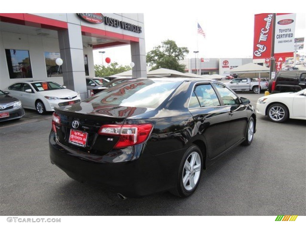2014 Camry LE - Attitude Black Metallic / Ivory photo #7