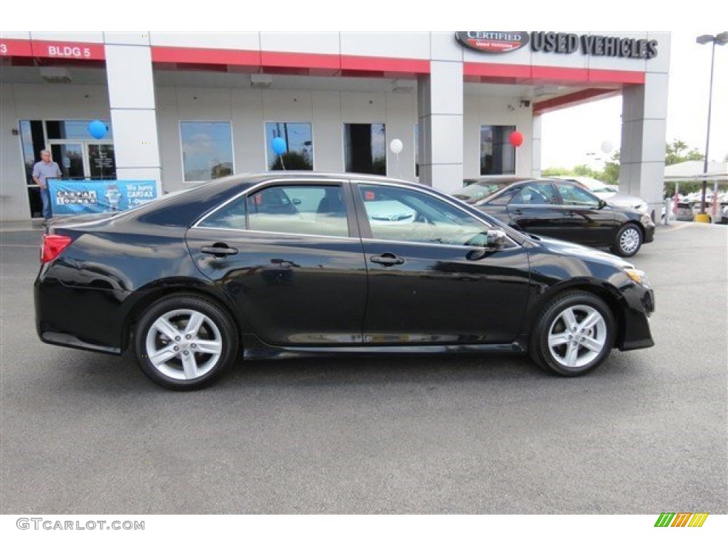 2014 Camry LE - Attitude Black Metallic / Ivory photo #8