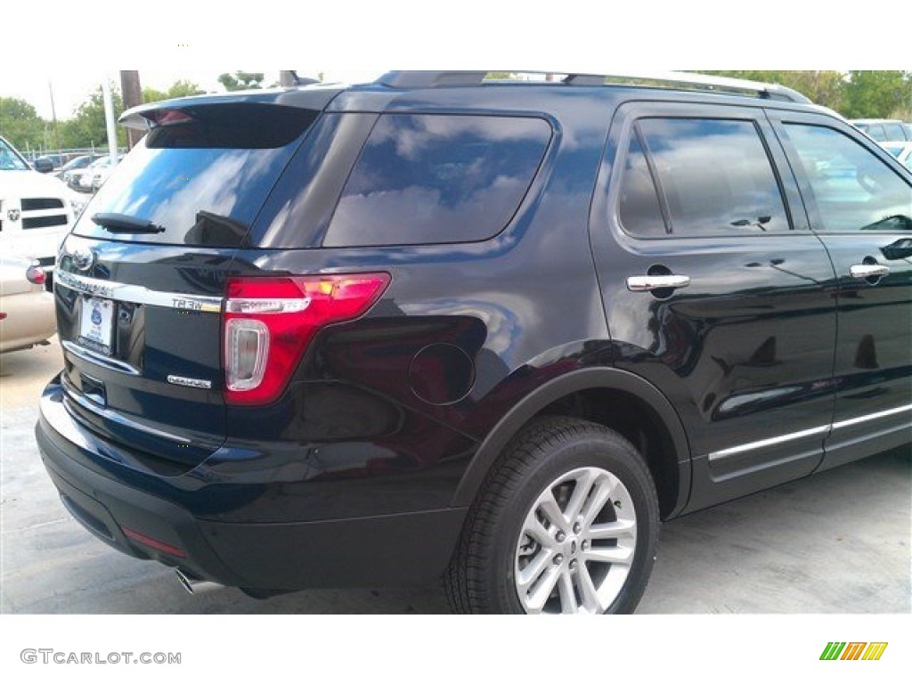 2015 Explorer XLT - Dark Side / Medium Light Stone photo #6