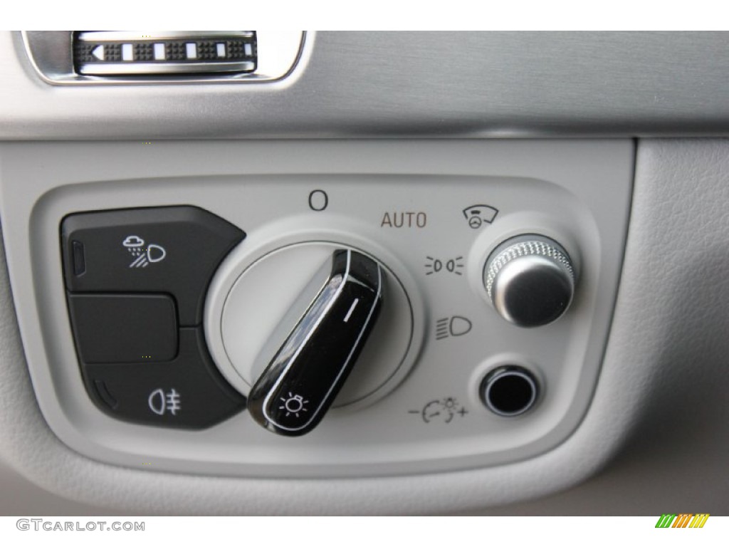 2015 Audi A8 3.0T quattro Controls Photos