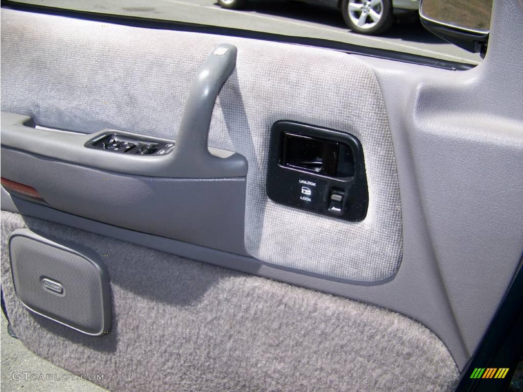 1995 Grand Voyager SE - Emerald Green Pearl / Gray photo #9