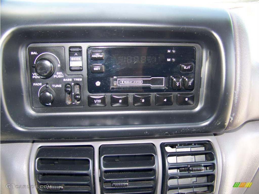 1995 Grand Voyager SE - Emerald Green Pearl / Gray photo #15