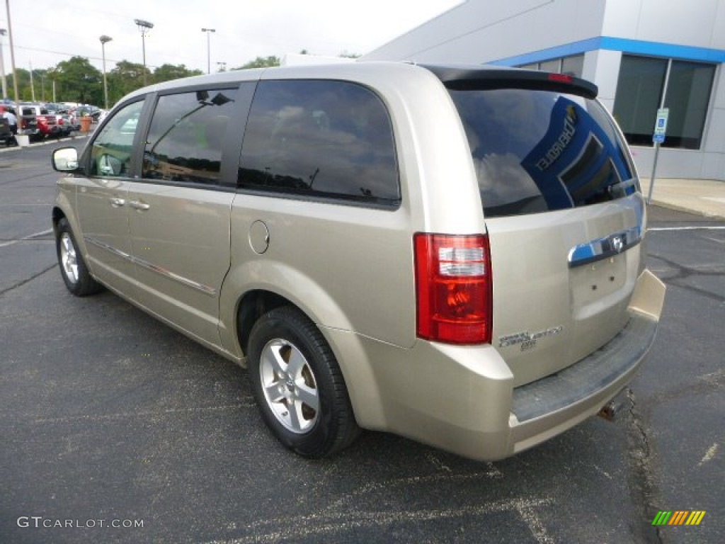 2008 Grand Caravan SXT - Light Sandstone Metallic / Dark Slate/Light Shale photo #3