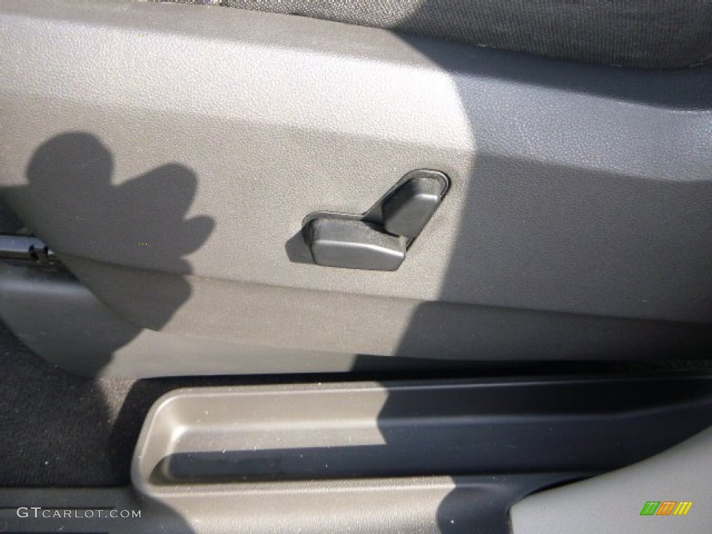 2008 Grand Caravan SXT - Light Sandstone Metallic / Dark Slate/Light Shale photo #15