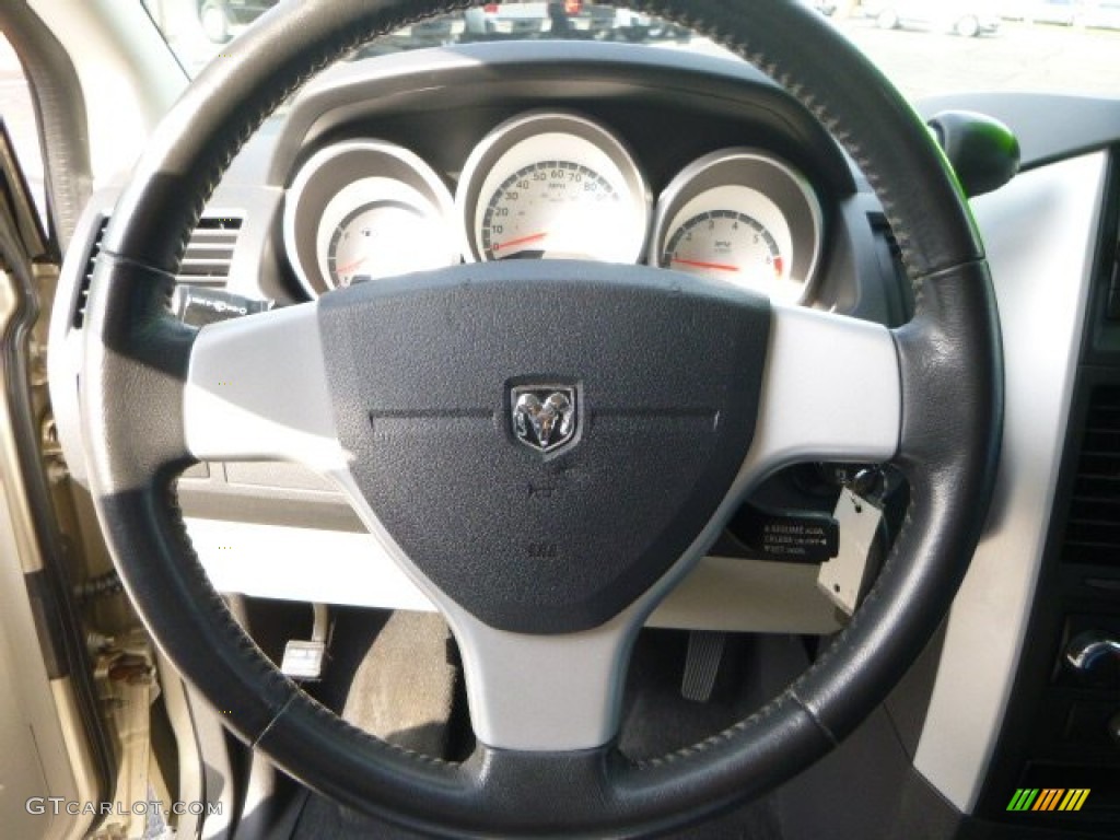 2008 Grand Caravan SXT - Light Sandstone Metallic / Dark Slate/Light Shale photo #16