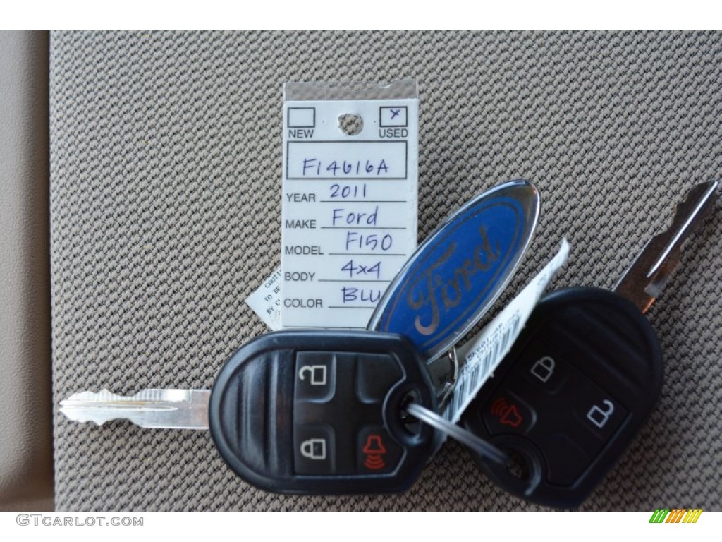 2011 F150 XLT SuperCab 4x4 - Dark Blue Pearl Metallic / Pale Adobe photo #26