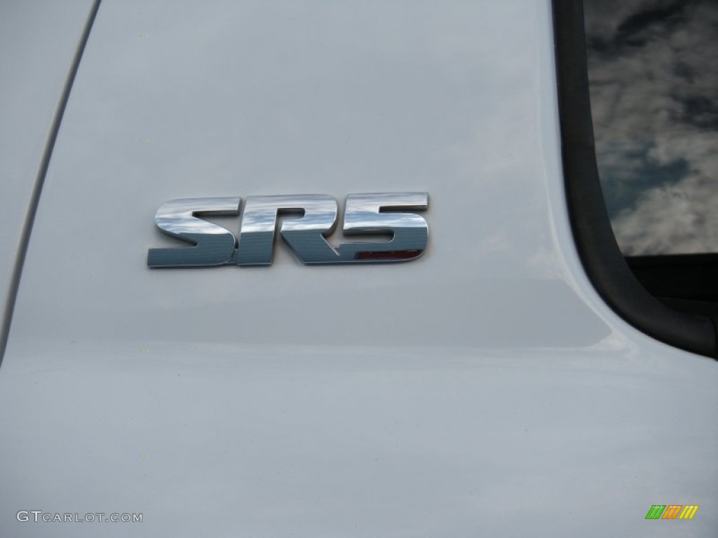 2008 Tundra SR5 CrewMax 4x4 - Super White / Graphite Gray photo #20