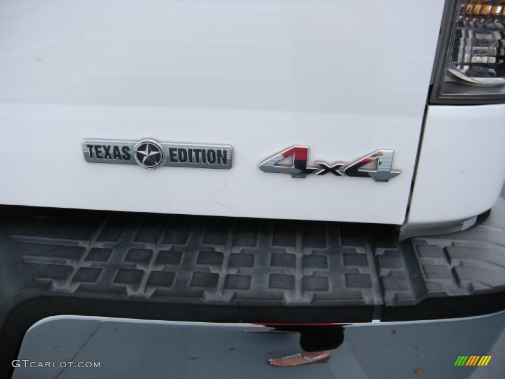 2008 Tundra SR5 CrewMax 4x4 - Super White / Graphite Gray photo #22
