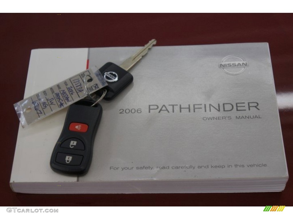 2006 Pathfinder LE 4x4 - Red Brawn Pearl / Graphite photo #43