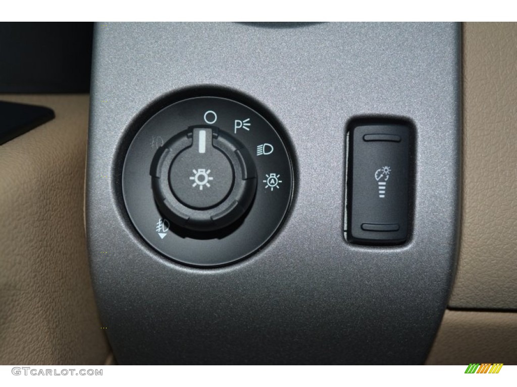 2015 Ford F350 Super Duty Lariat Crew Cab 4x4 DRW Controls Photo #96915373