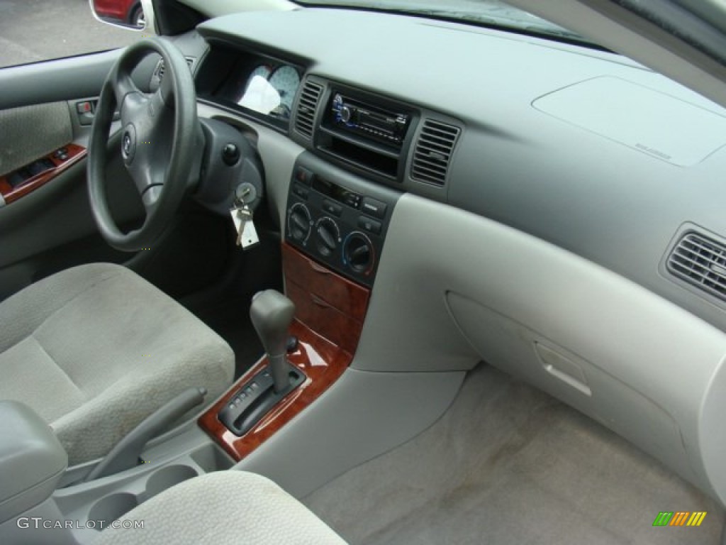 2004 Toyota Corolla LE Light Gray Dashboard Photo #96919516