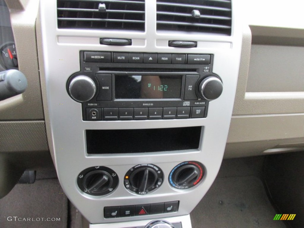 2008 Compass Sport 4x4 - Jeep Green Metallic / Pastel Pebble Beige photo #29