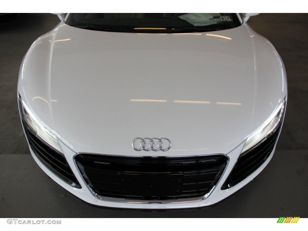2015 R8 V8 - Ibis White / Luxor Beige photo #2