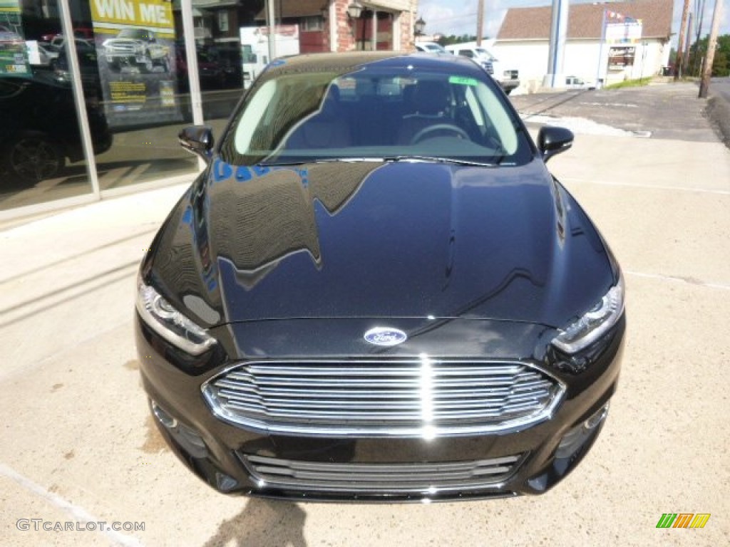 2015 Fusion SE - Tuxedo Black Metallic / Terracotta photo #2