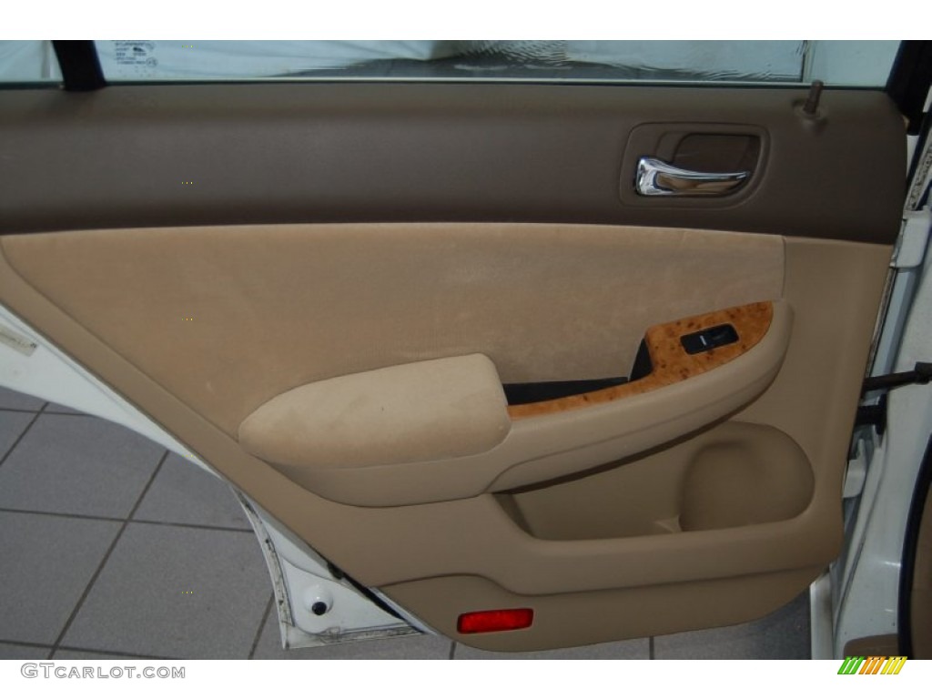 2004 Accord EX Sedan - Taffeta White / Ivory photo #23