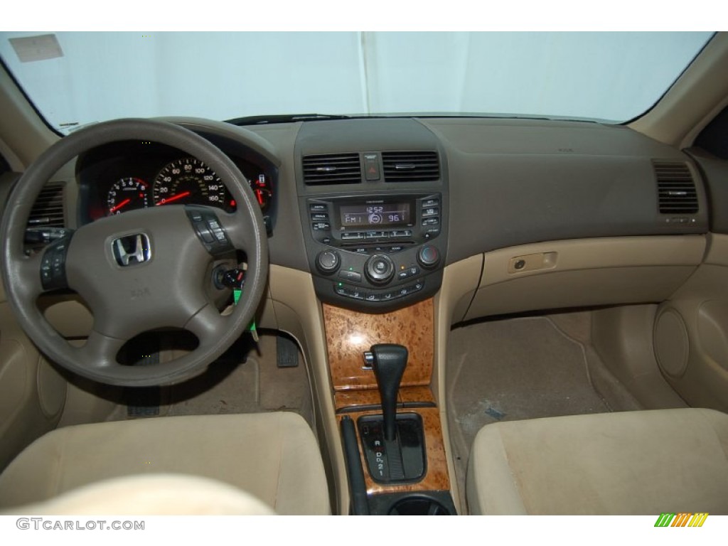 2004 Accord EX Sedan - Taffeta White / Ivory photo #27