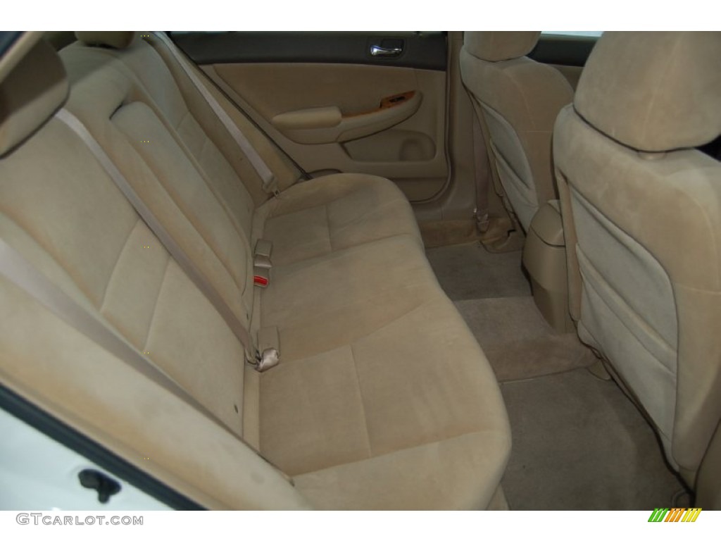 2004 Accord EX Sedan - Taffeta White / Ivory photo #31