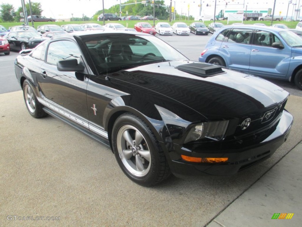 2006 Mustang V6 Premium Coupe - Black / Light Graphite photo #1