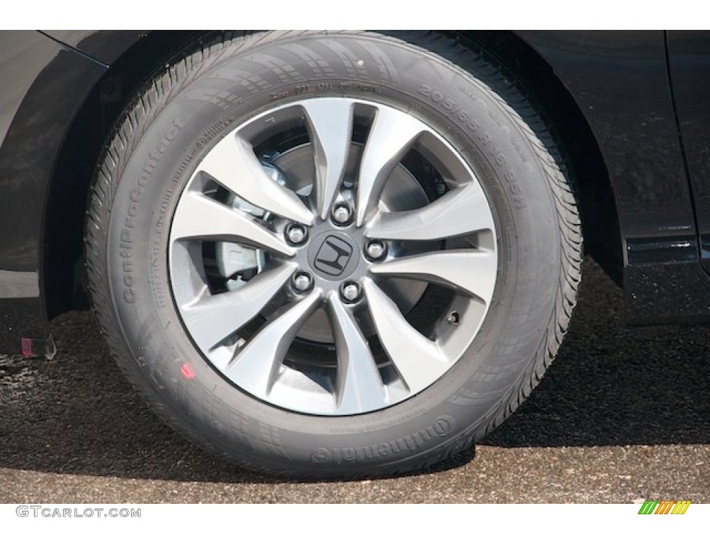 2015 Honda Accord LX Sedan Wheel Photos